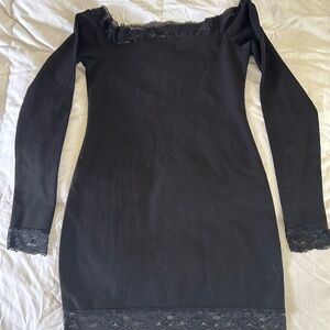 Edikted black, shoulder to shoulder spandex laced trim top size M